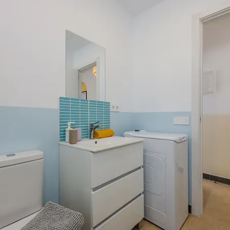 San Fermin, Ac, 500mbps, Parking, 9 Mins To דירה