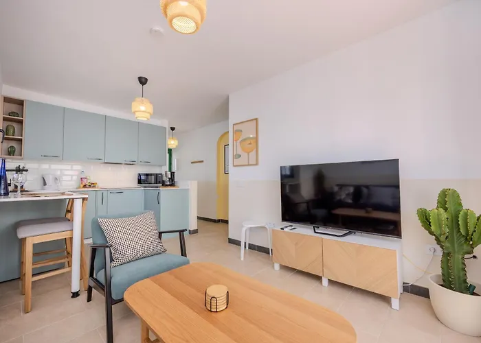 San Fermin, Ac, 500mbps, Parking, 9 Mins To *